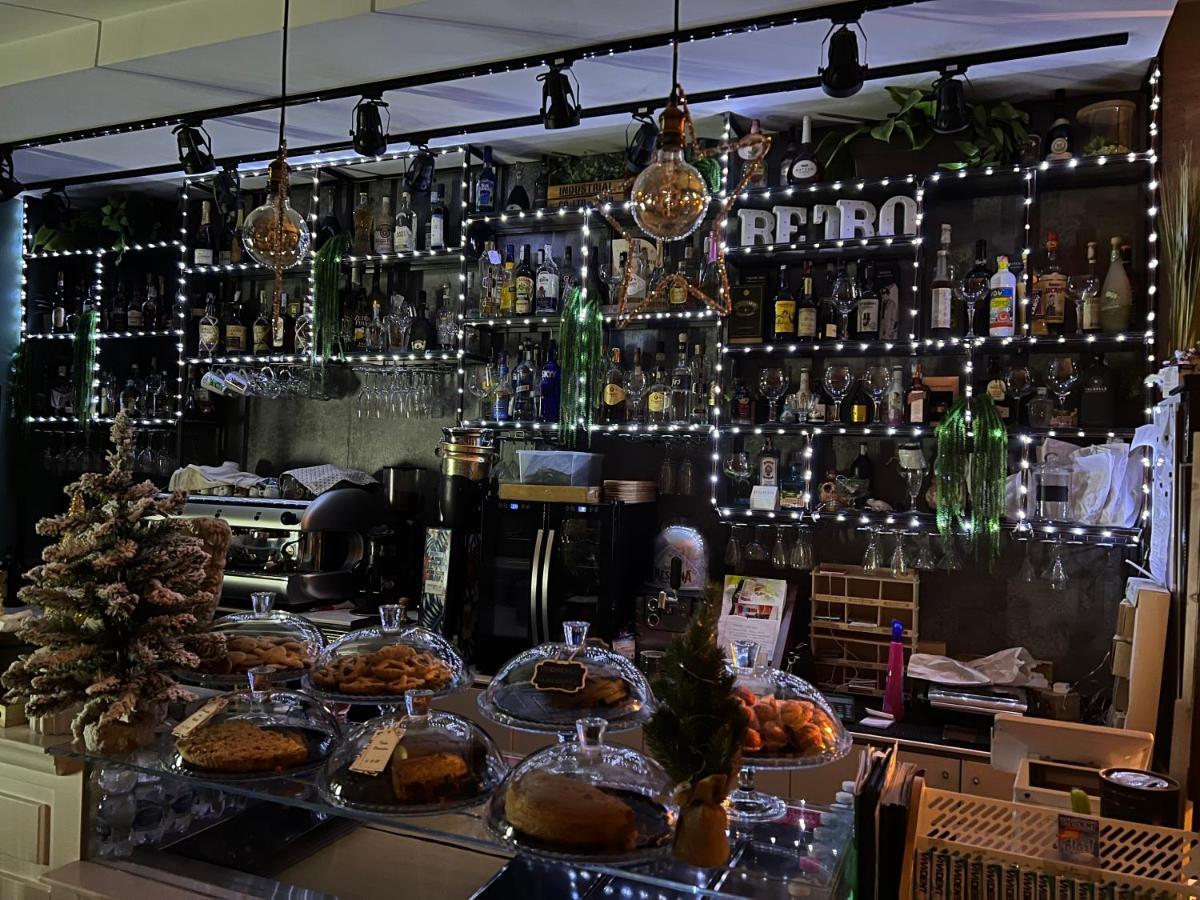 B&B Caffe Retro' Cisterna di Latina Kültér fotó
