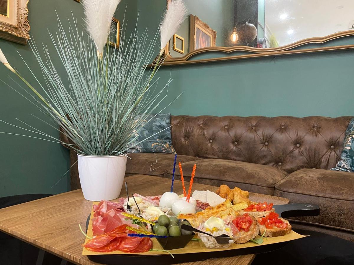 B&B Caffe Retro' Cisterna di Latina Kültér fotó