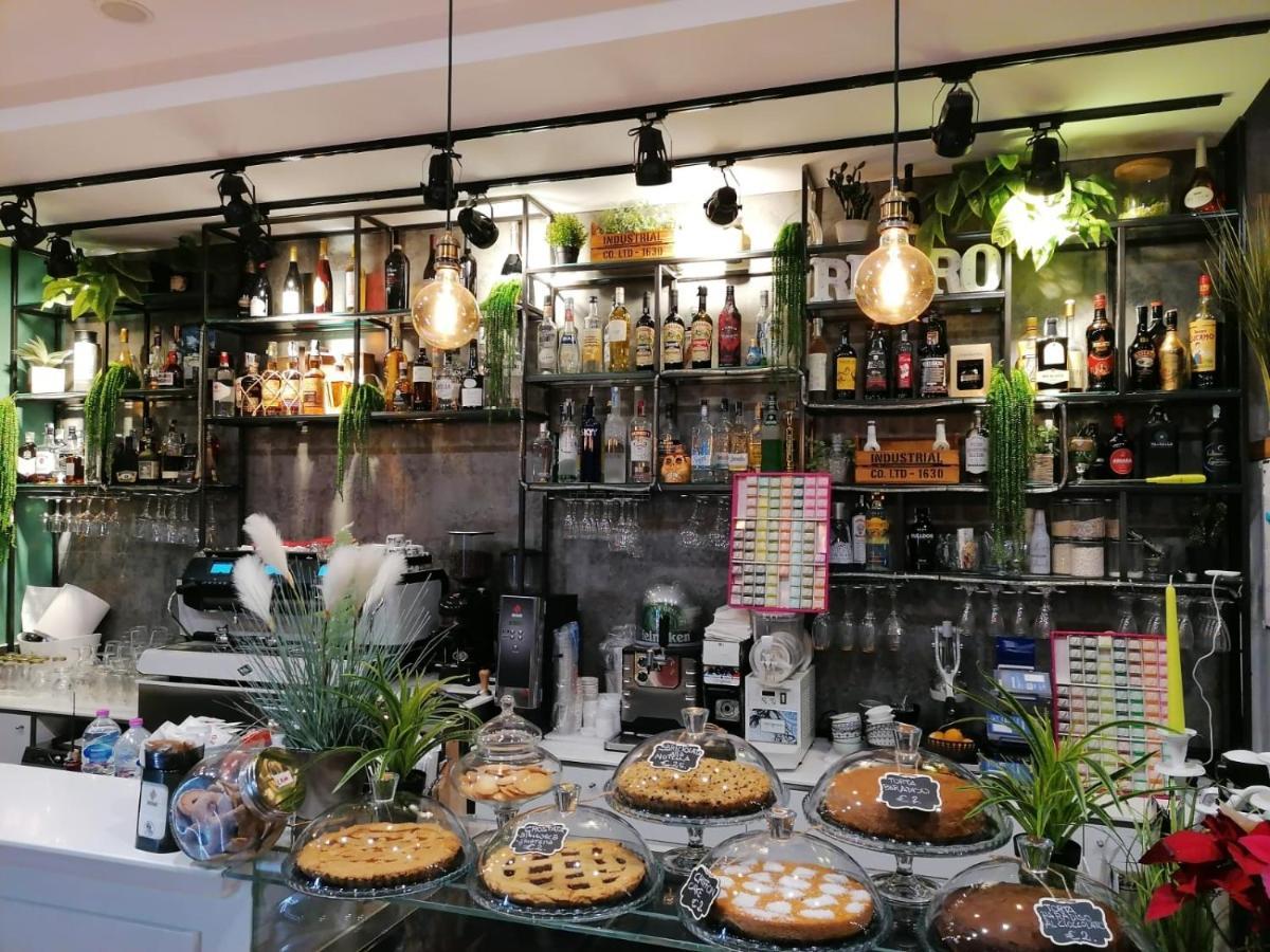B&B Caffe Retro' Cisterna di Latina Kültér fotó